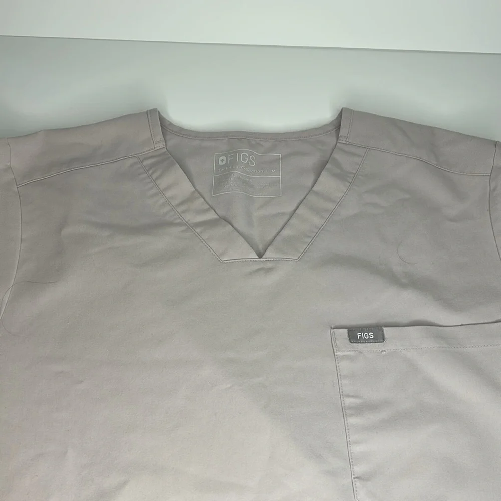 Figs Men’s Cairo Pants and Chisec Top